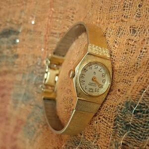 Vintage Ladies CITIZEN quartz watch